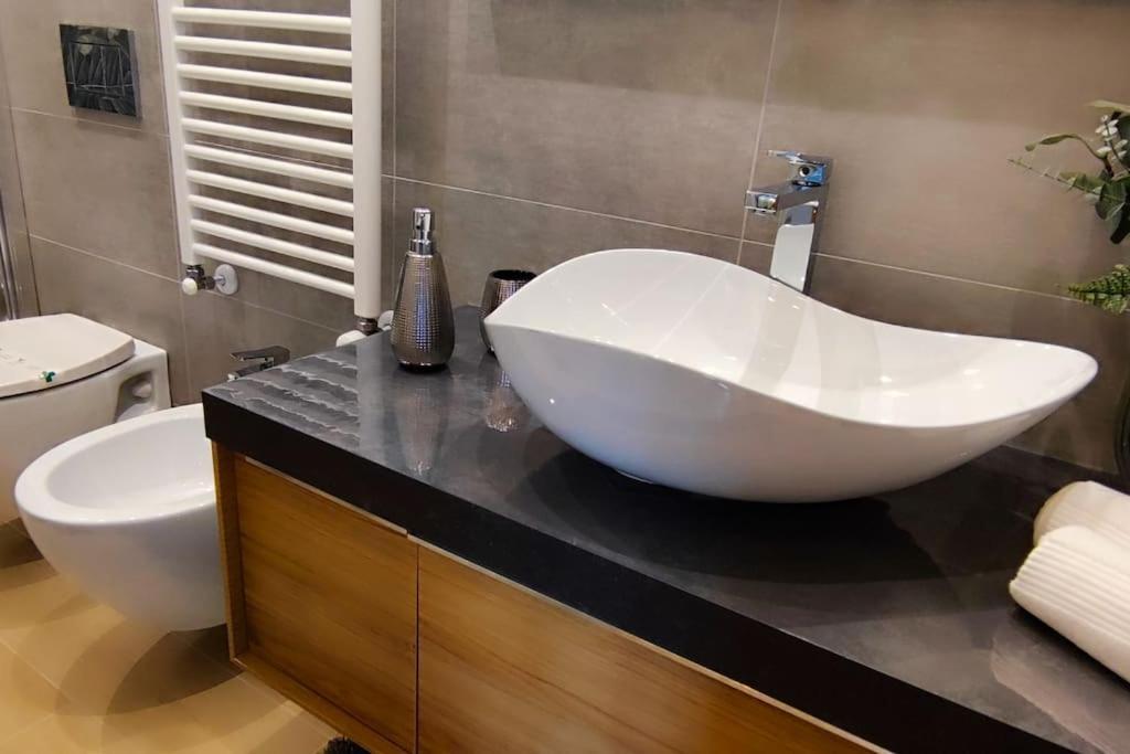 Casa Relax - 500 Mt. Dal Centro Apartment Turin Ngoại thất bức ảnh